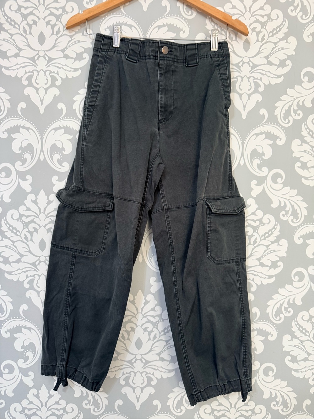 💫4/$25  • Old Navy High-Waisted Balloon Cargo Pants